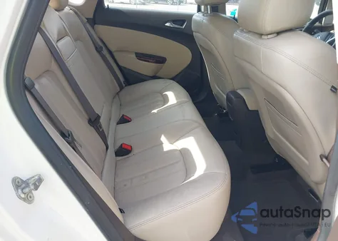 2012 Buick Verano Leather Group z USA, uszkodzony, nr VIN 1G4PS5SK4C4211599